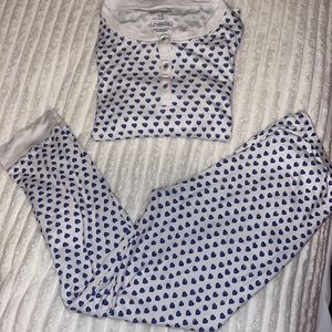 Blue hearts roller rabbits. Size: kids 10. Long sleeve top and pants